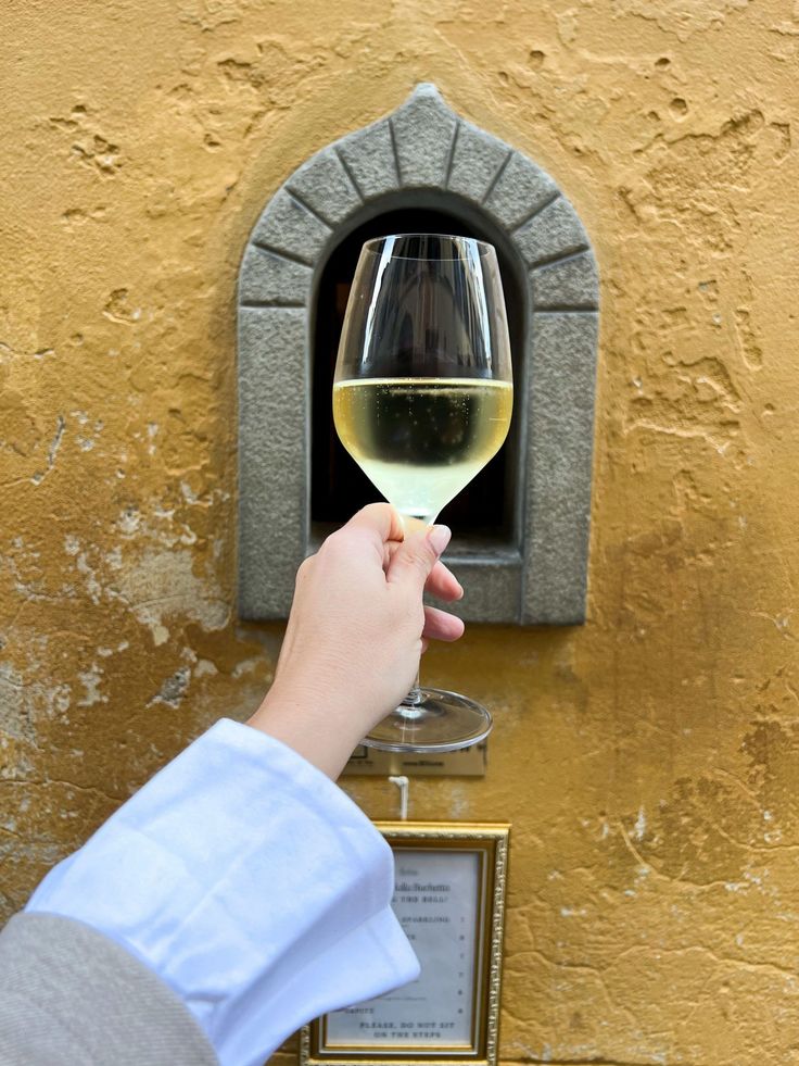 Wine Windows in Florence